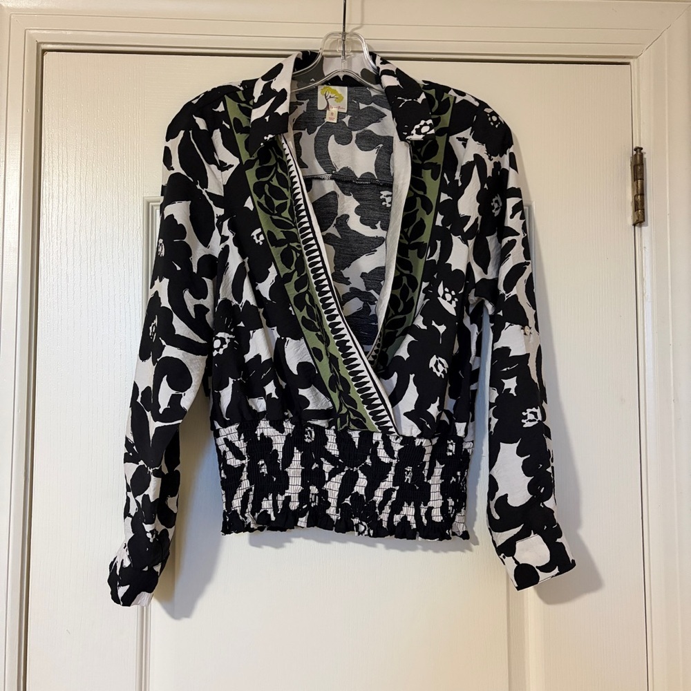 Black and White Fig and Flower Blouse - Picture 1 of 11